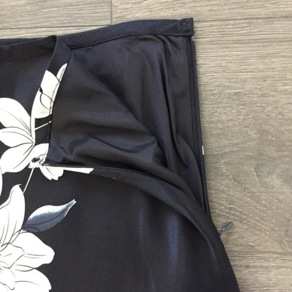 CASUAL CORNER Women's Size 12 100% Silk A-Line Floral Skirt Navy & White - Picture 3 of 11